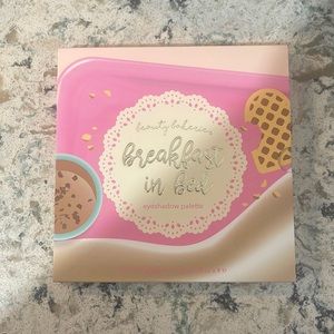 Breakfast in Bed Eyeshadow pallet